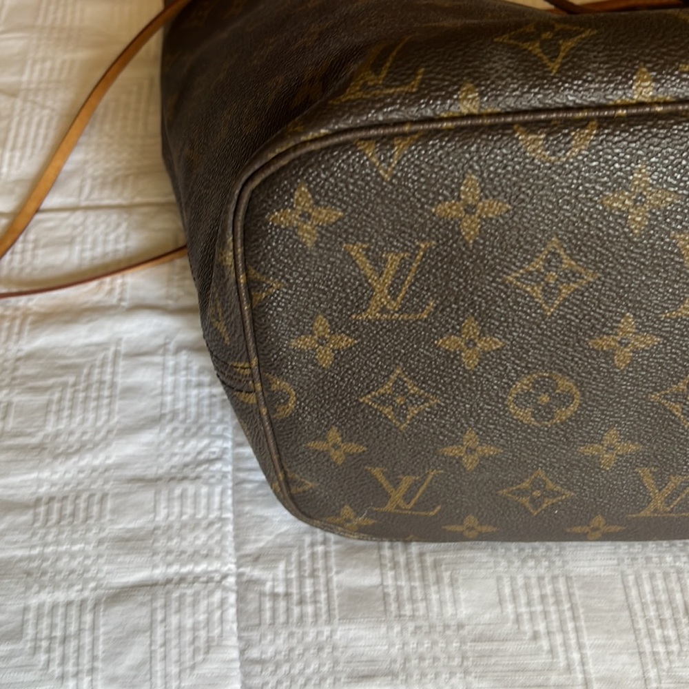 LV Monogram Neverfull - Picture 4 of 14